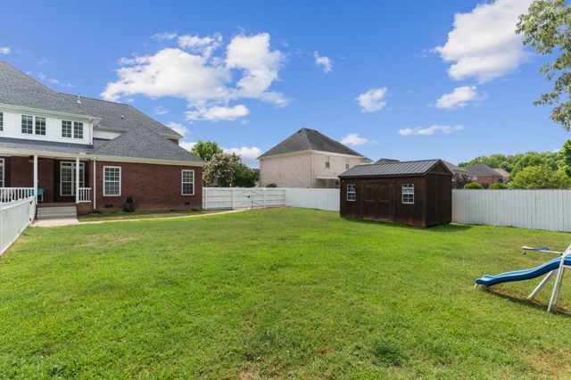 1131 Kacie Dr, Pleasant View, TN 37146