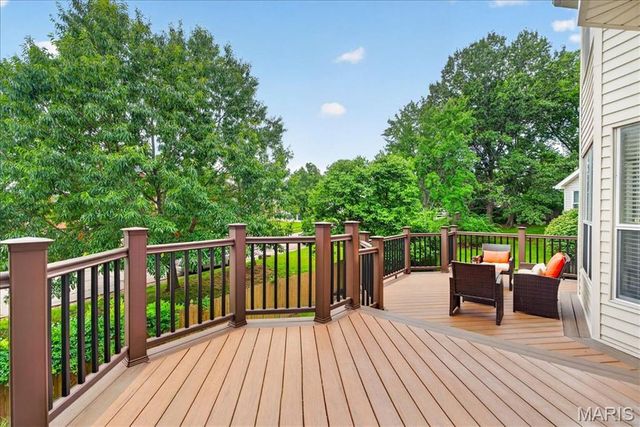 238 Westridge Parc Lane, Ellisville, MO 63021