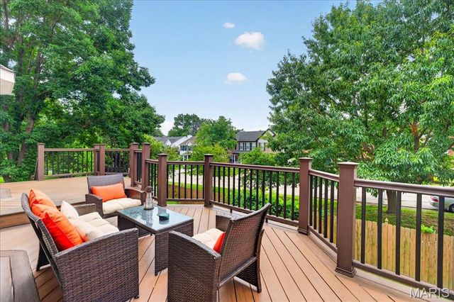 238 Westridge Parc Lane, Ellisville, MO 63021