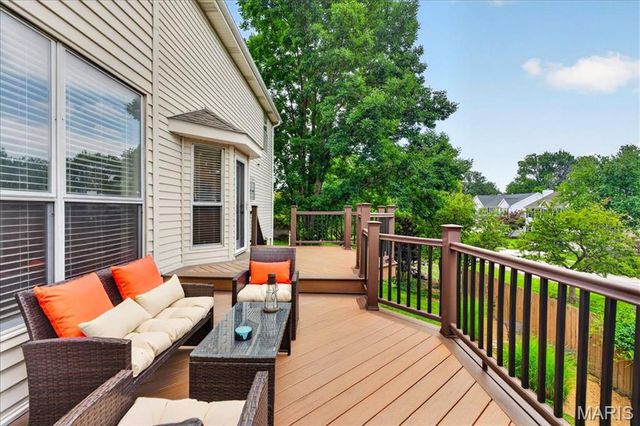 238 Westridge Parc Lane, Ellisville, MO 63021
