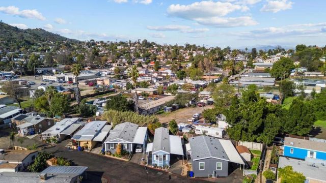 12044 Royal SPC 18, El Cajon, CA 92021