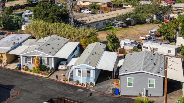 12044 Royal SPC 18, El Cajon, CA 92021