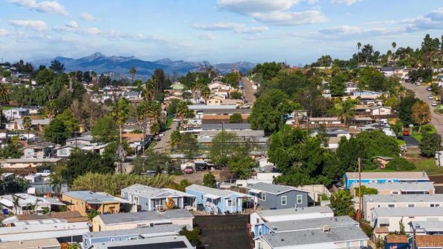 12044 Royal SPC 18, El Cajon, CA 92021