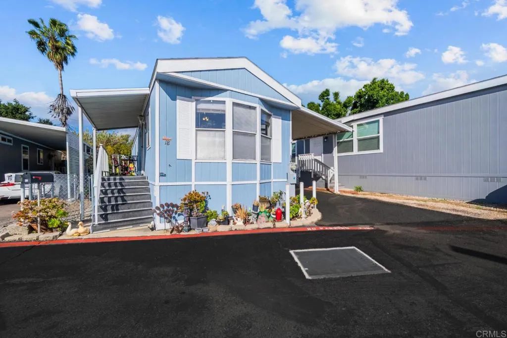 12044 Royal SPC 18, El Cajon, CA 92021