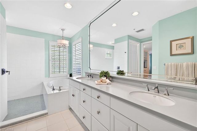 2805 TIBURON BLVD E 1-101, Naples, FL 34109