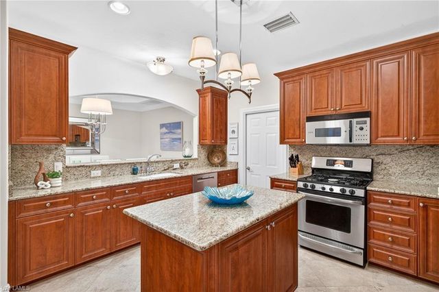 2805 TIBURON BLVD E 1-101, Naples, FL 34109