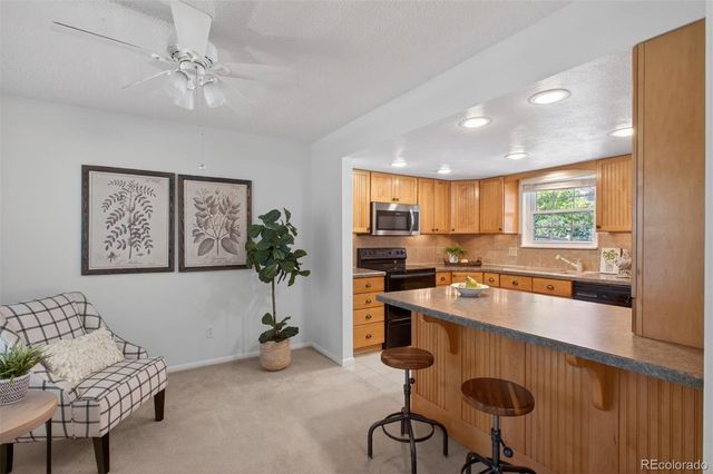 2558 S Vaughn Way D, Aurora, CO 80014