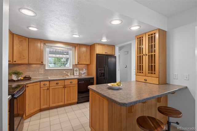 2558 S Vaughn Way D, Aurora, CO 80014