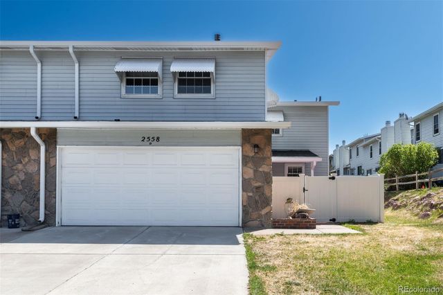 2558 S Vaughn Way D, Aurora, CO 80014
