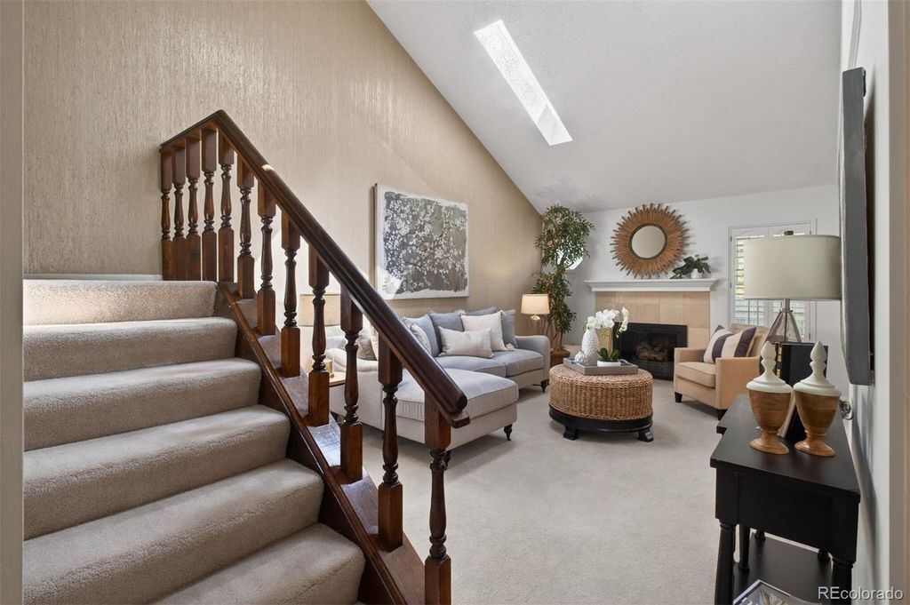 2558 S Vaughn Way D, Aurora, CO 80014