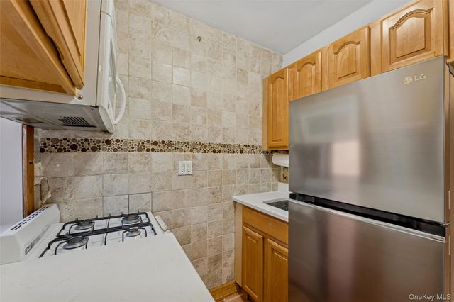 33-35 81st Street 4A, Jackson Heights, NY 11372