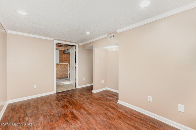 3700 Canopus Ct, Louisville, KY 40219