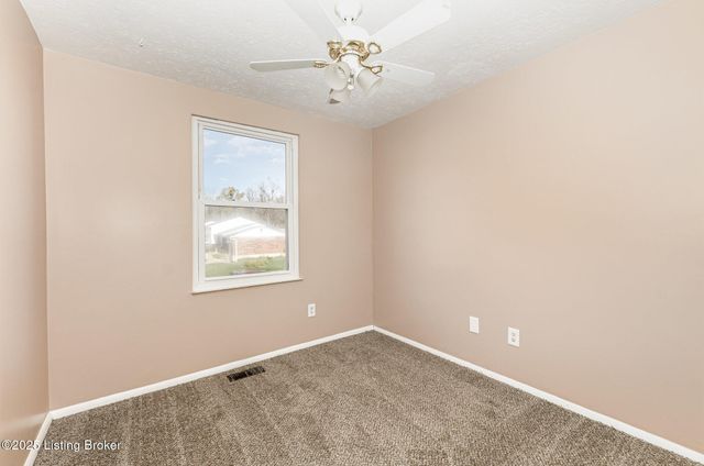 3700 Canopus Ct, Louisville, KY 40219