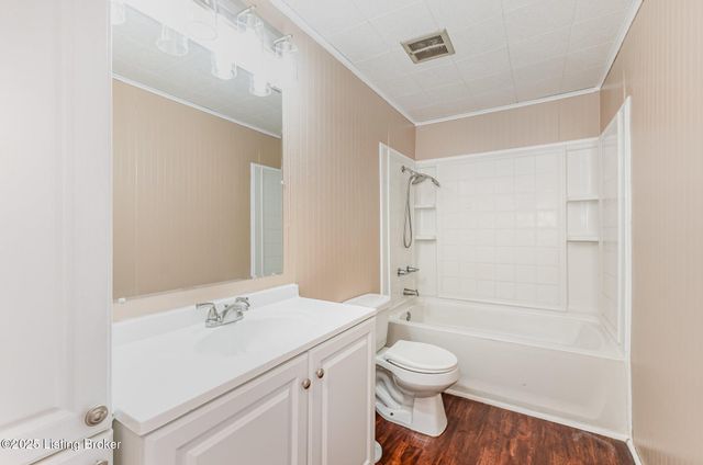 3700 Canopus Ct, Louisville, KY 40219