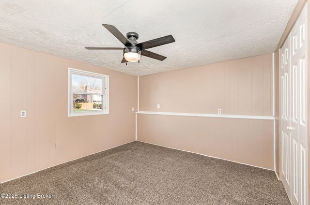 3700 Canopus Ct, Louisville, KY 40219