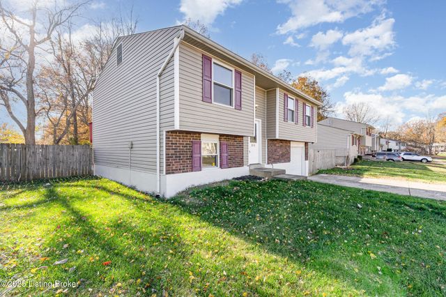 3700 Canopus Ct, Louisville, KY 40219