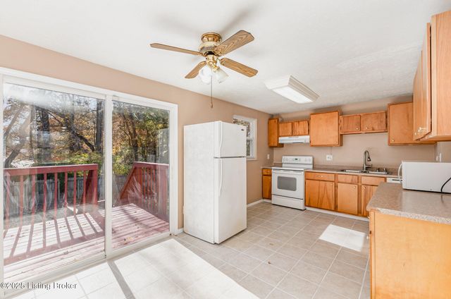 3700 Canopus Ct, Louisville, KY 40219