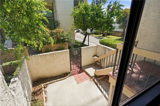 20224 Sherman 48, Winnetka, CA 91306