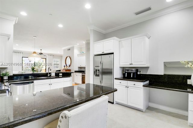 703 Del Sol Cir 703, Tequesta, FL 33469