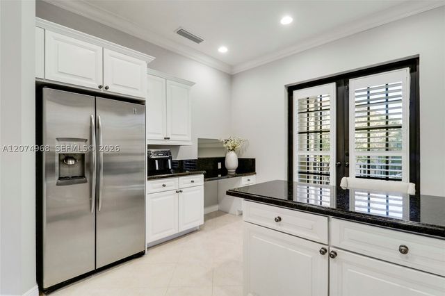 703 Del Sol Cir 703, Tequesta, FL 33469