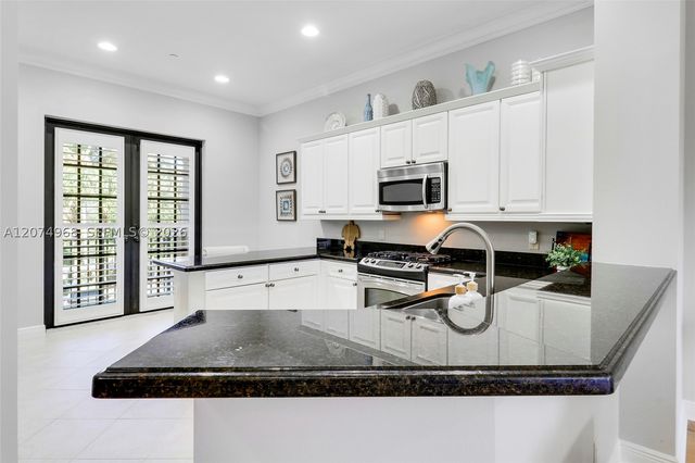 703 Del Sol Cir 703, Tequesta, FL 33469