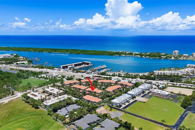 703 Del Sol Cir 703, Tequesta, FL 33469