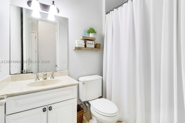 703 Del Sol Cir 703, Tequesta, FL 33469
