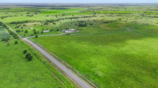 22360 640, Damon, TX 77430