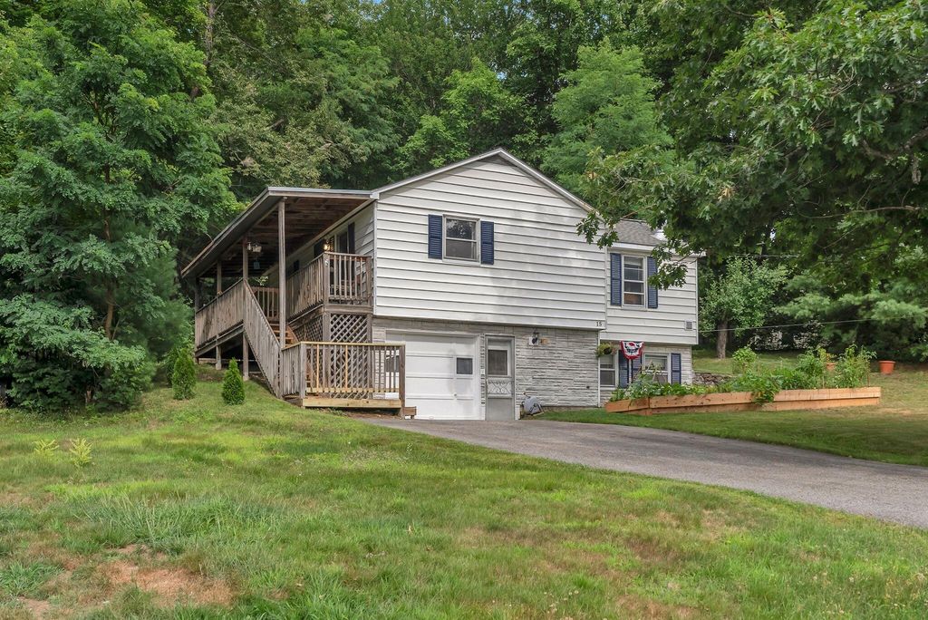 15 Peter Boulevard, Lewiston, ME 04240 — photo 2