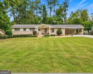 2338 Kings Point Drive, Dunwoody, GA 30338