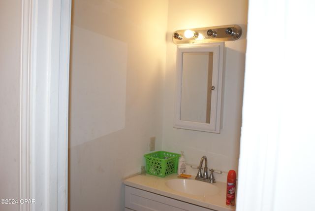 5728 Snowhill Road, Malone, FL 32445