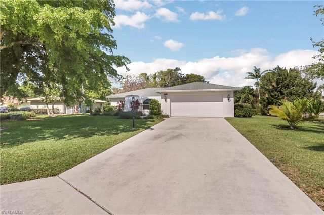 4472 Beechwood Lake DR, Naples, FL 34112