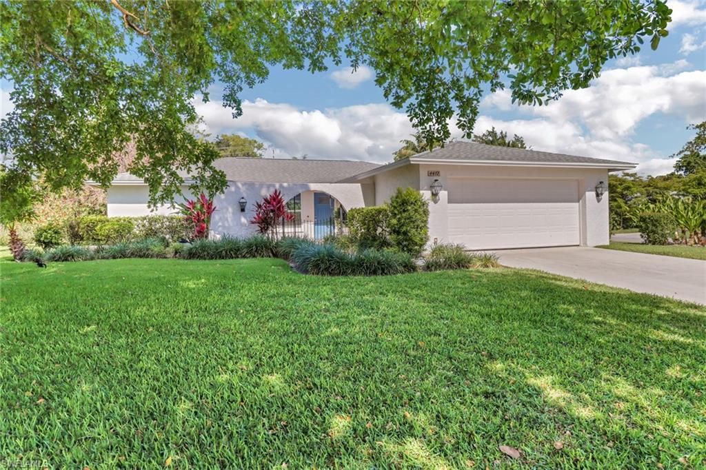 4472 Beechwood Lake DR, Naples, FL 34112