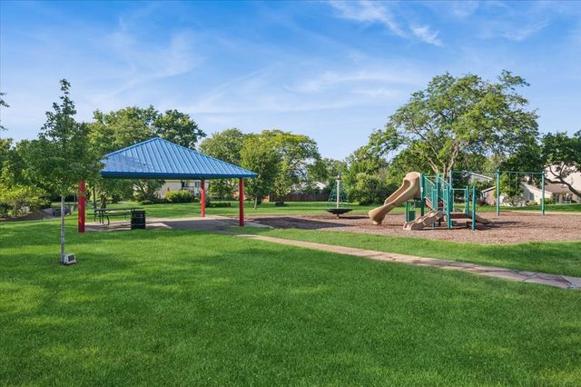 185 College Drive B, Bloomingdale, IL 60108