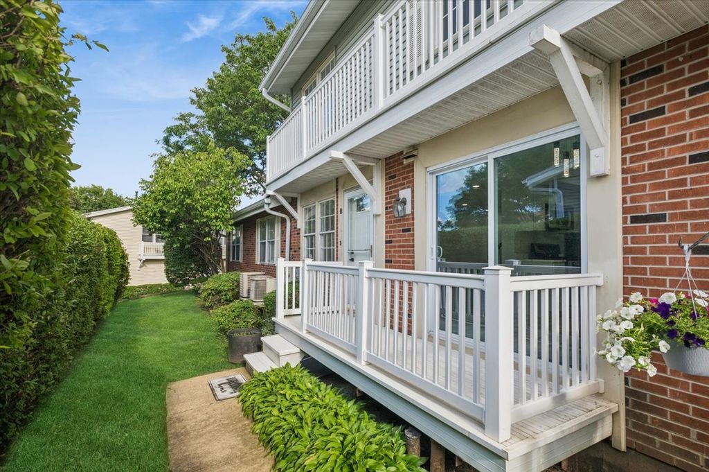 185 College Drive B, Bloomingdale, IL 60108