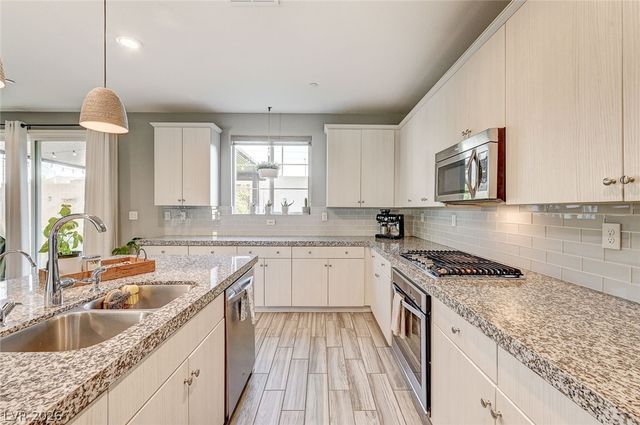 1371 Bear Brook Avenue, Henderson, NV 89074