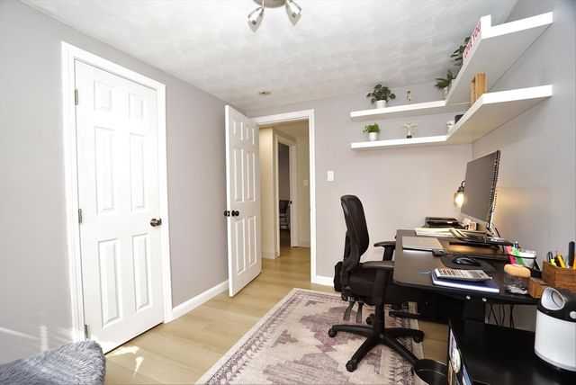 1042 Chandler St, Tewksbury, MA 01876
