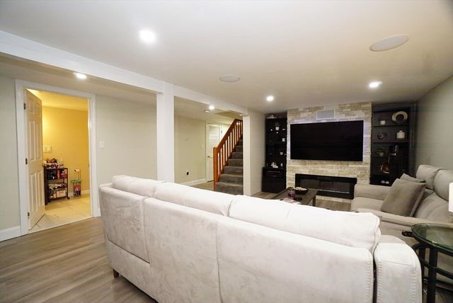 1042 Chandler St, Tewksbury, MA 01876