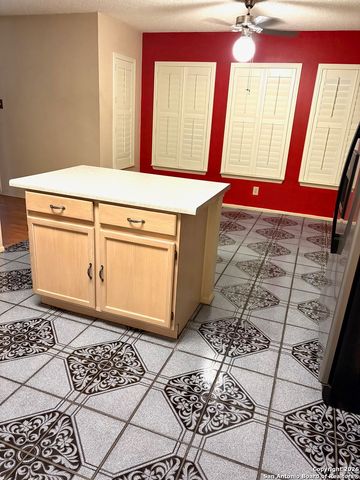 7501 Avery, Live Oak, TX 78233