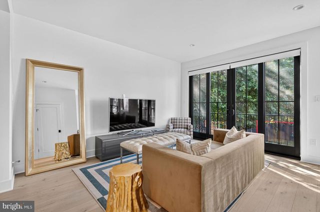3510 T ST NW, Washington, DC 20007