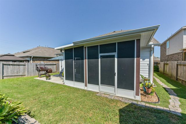 10018 Chase Court, Baytown, TX 77521