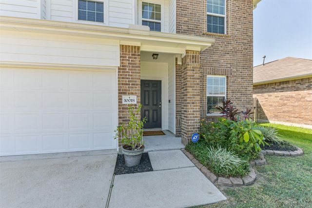 10018 Chase Court, Baytown, TX 77521