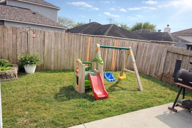 10018 Chase Court, Baytown, TX 77521