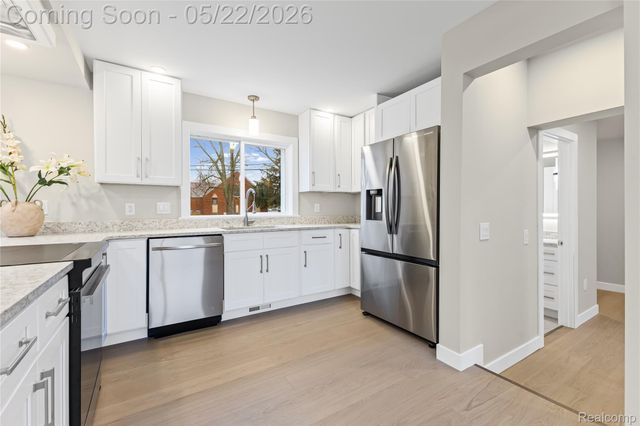 3460 Clayton Avenue, Waterford Charter Township, MI 48329