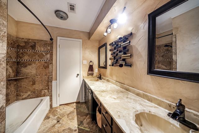 3019 Bramble Oaks Court, Bedford, TX 76021