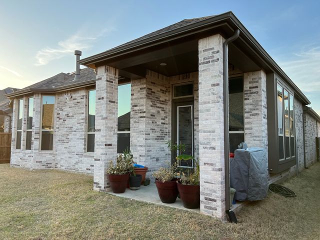 1416 Saddle Ridge Drive, Aubrey, TX 76227