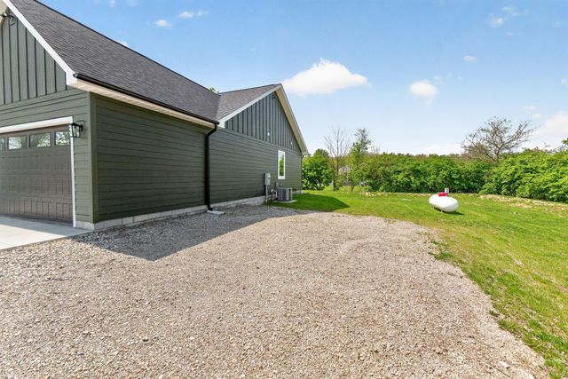 1705 Horseshoe Road, Delaware, OH 43015