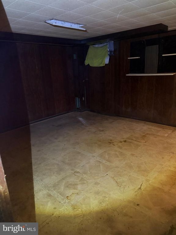 Image 4 of property listing at 3804 ROLAND VIEW AVE, Baltimore, MD 21215