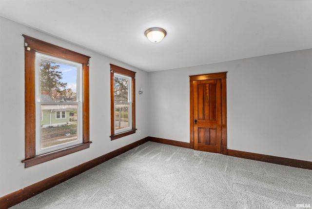 1703 18TH Avenue, Moline, IL 61265