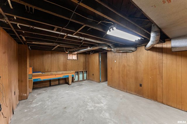 1703 18TH Avenue, Moline, IL 61265